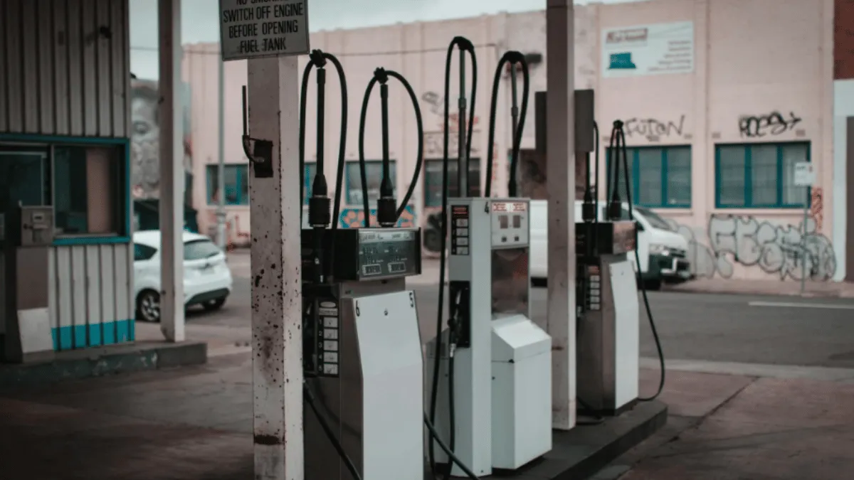 no-helmet-no-fuel-up-govt-to-launch-special-monthlong-drive-to-curb-accidents-this-september-details